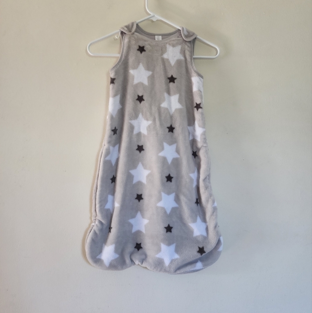 Nordstrom Baby sleeping bag gender neutral gray star print zip blanket bag